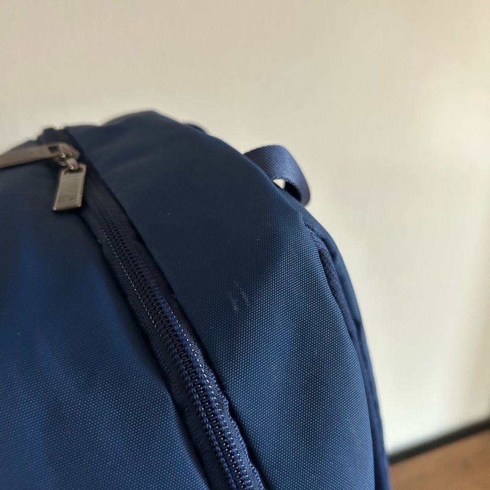 Open Story Backpack - Picture 4 of 7